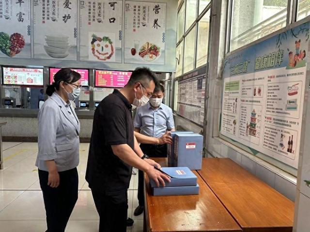 孫華同志深入一線開展督導(dǎo)檢查 筑牢食品安全防線 提升營養(yǎng)健康服務(wù)